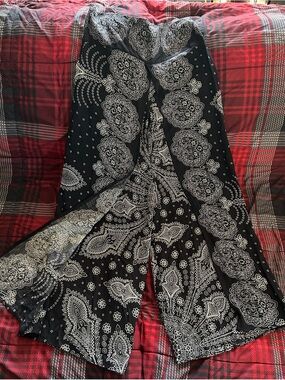 Black & White Paisley Wide-Leg Pants